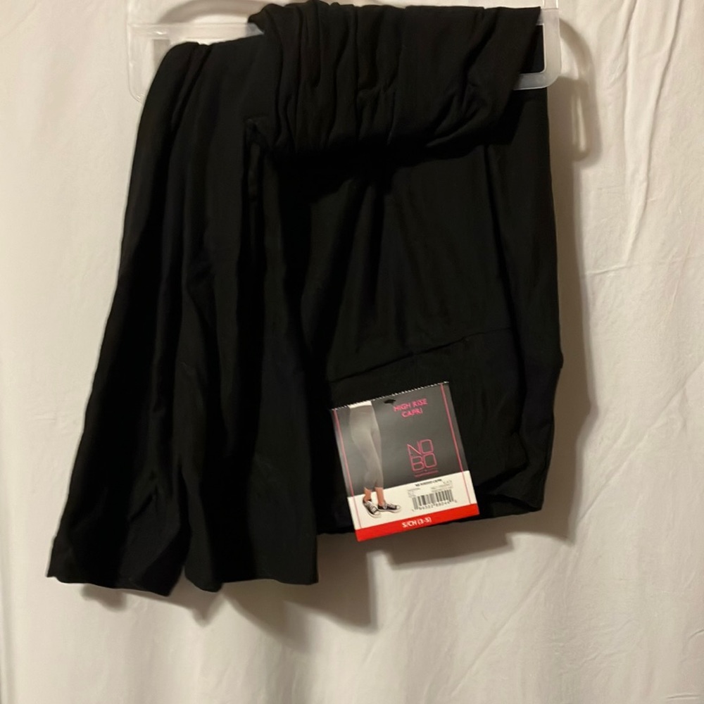 NWT high rise sueded solid black size S/CH (3 - 5) classy capri